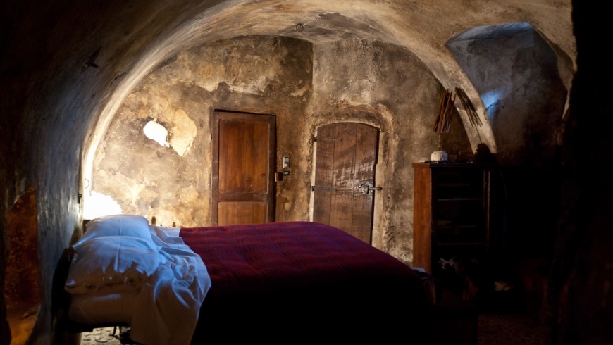 Albergo-Diffuso-Sextantio-Santo-Stefano-di-Sessanio-Abruzzo-stijn-2-870x490