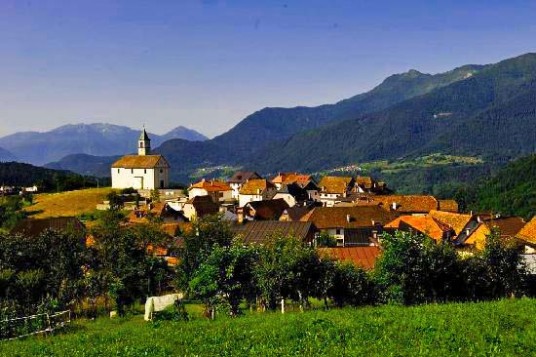 «Albergo Diffuso» Comeglias, vues des villages