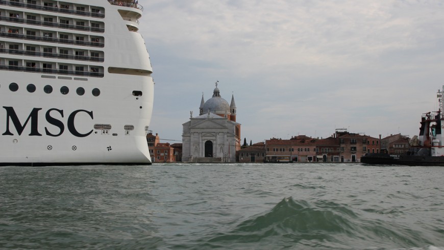 Bateau de MSC dans le Canale della Giudecca