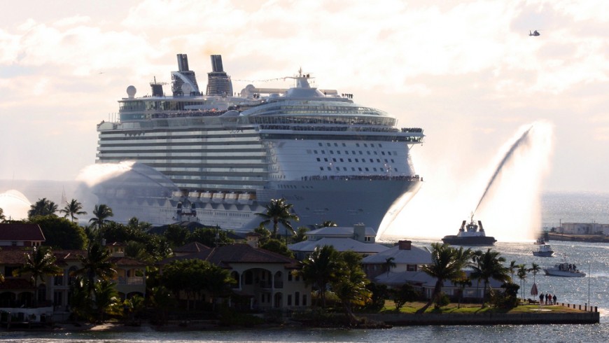 Royal Caribbeans Oasis of the Seas dans le Port Everglad