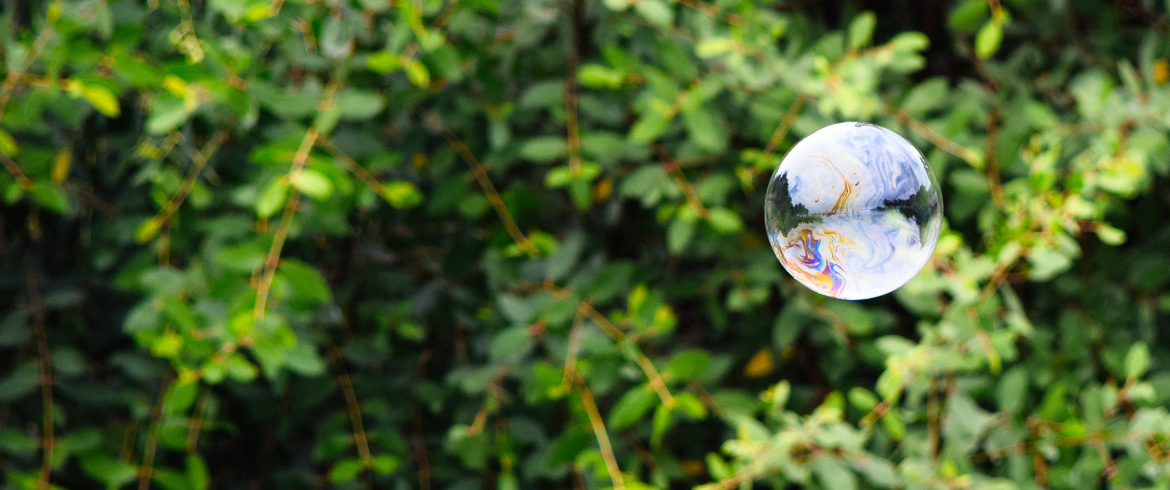 Une bulle de savon en l'air