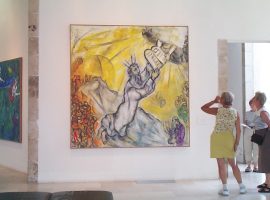 Une peinture à l'intérieur du Musée National Marc Chagall